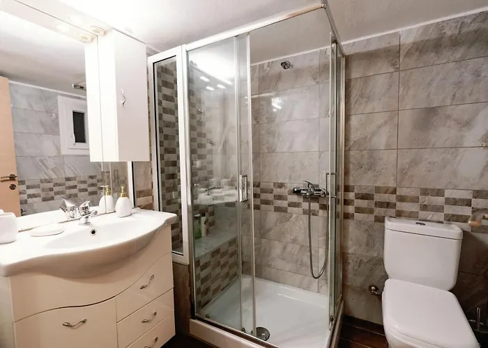 El.venizelos Quiet Lux Apt.