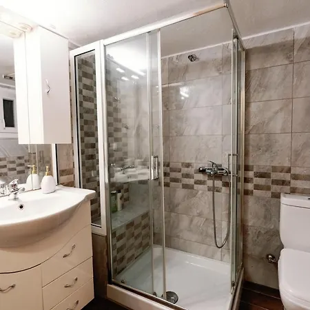 El.venizelos Quiet Lux Apt.